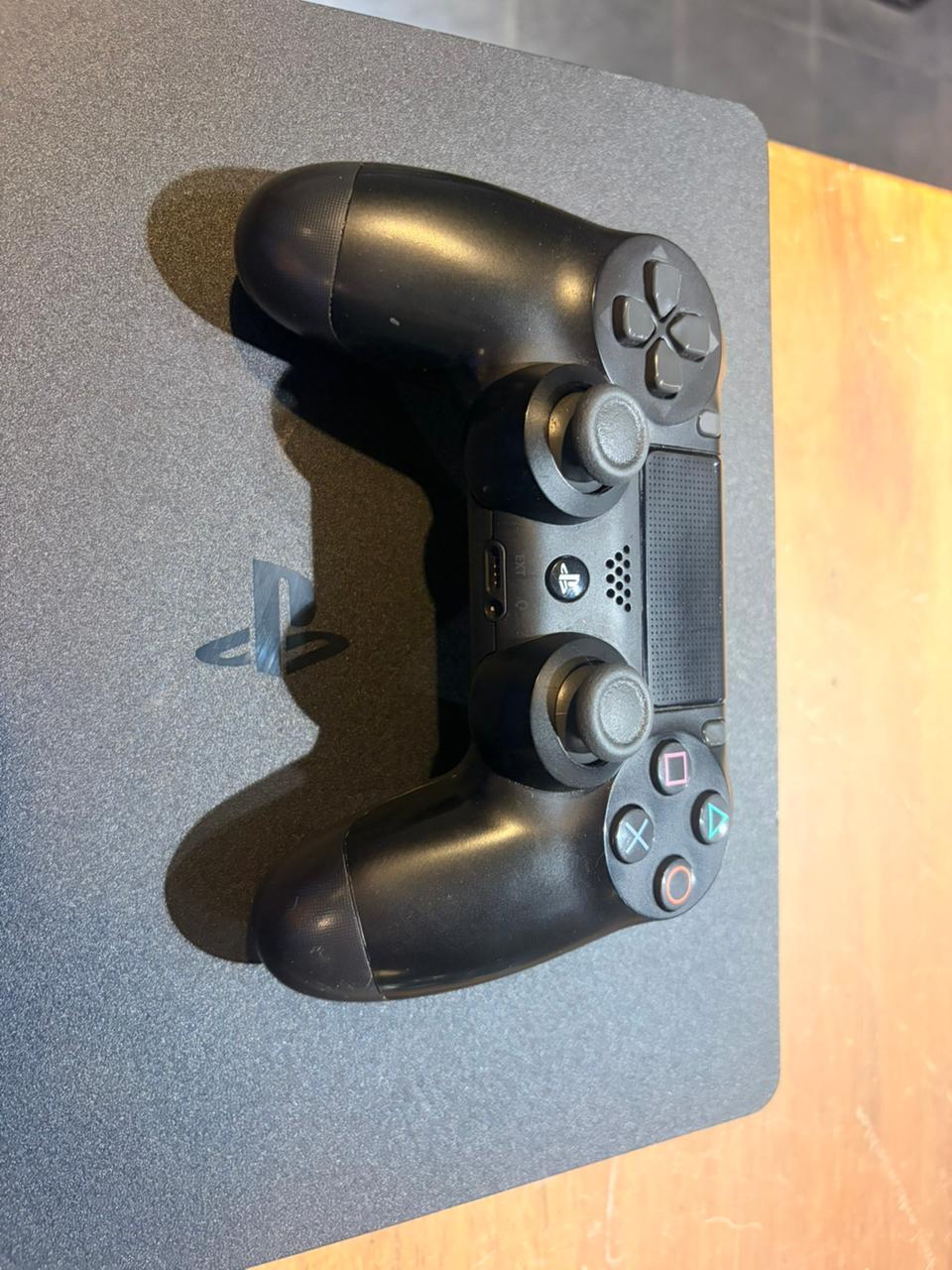 PS4 Slim 1 TB