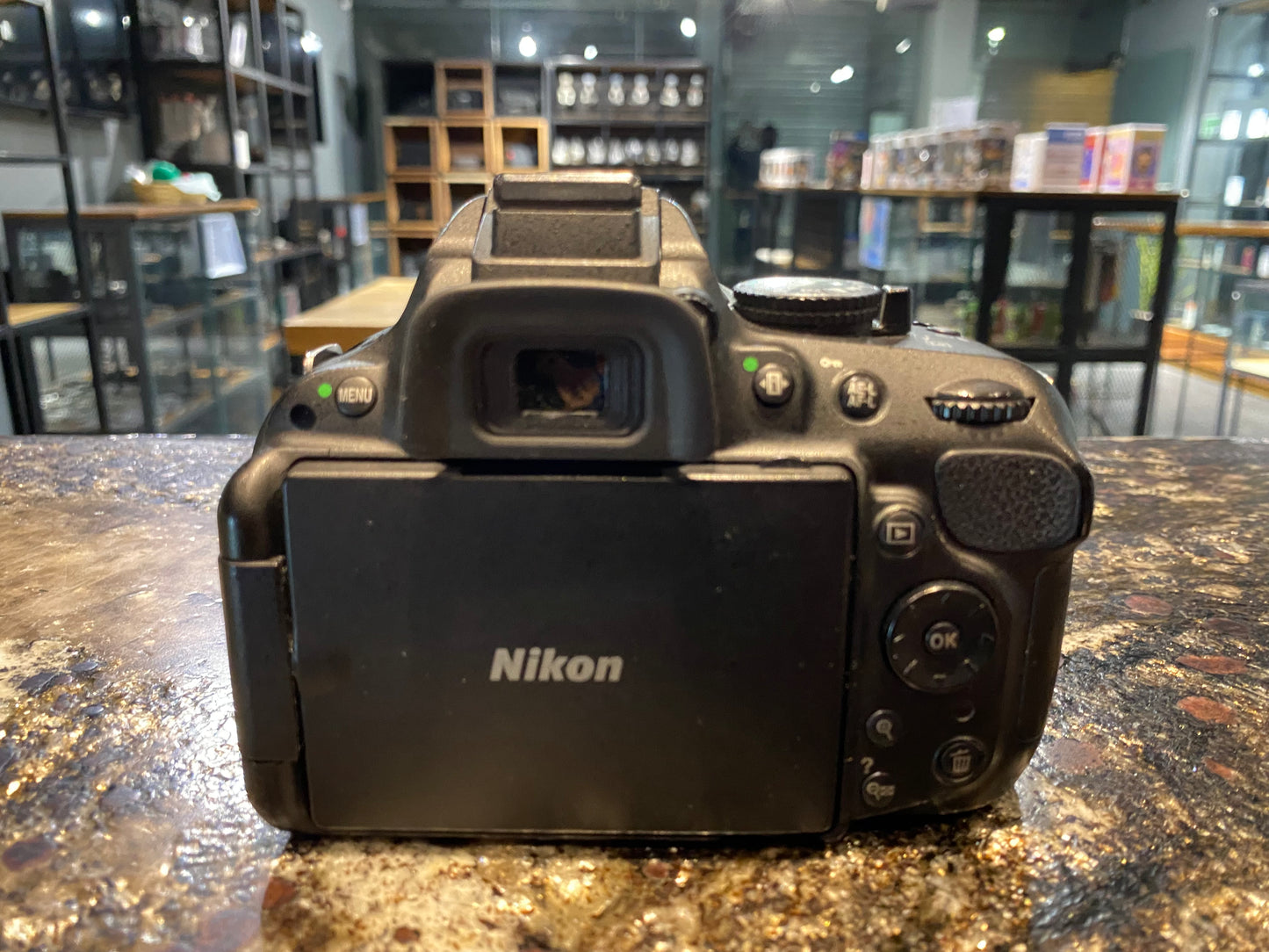Nikon D5200 + 55-200mm (Producto Único)