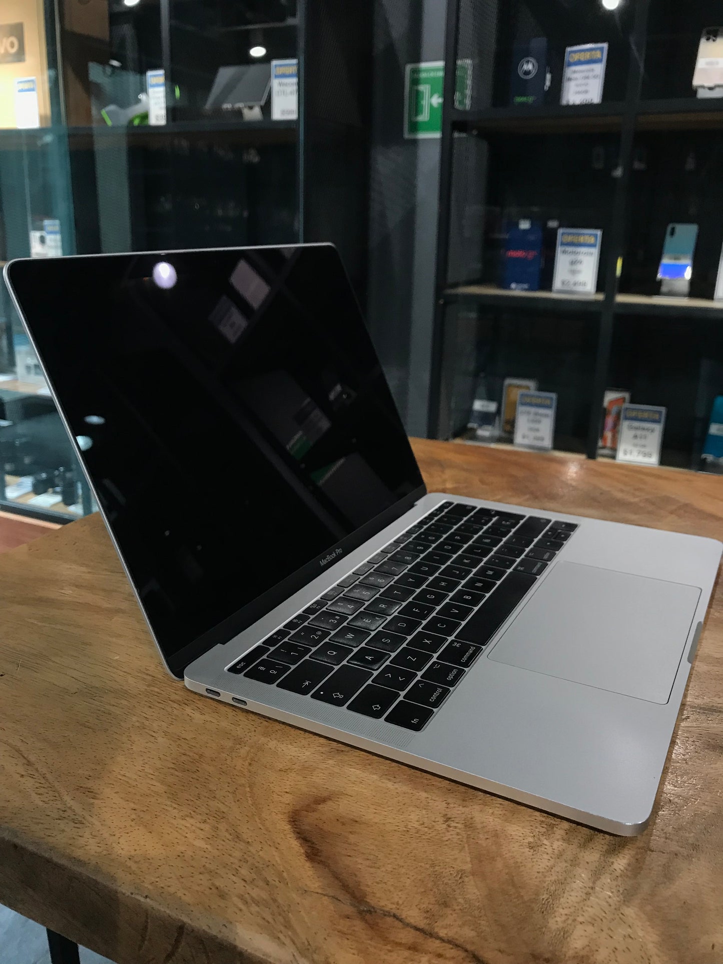 MacBook Pro 2017 13" 8 RAM  128 SSD (Producto Unico)