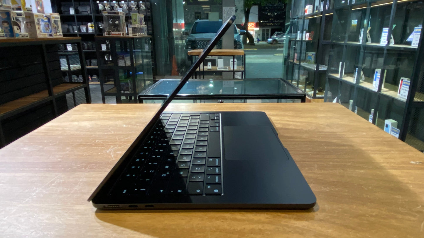 Macbook Air 13 M2 16GB RAM 256GB SSD