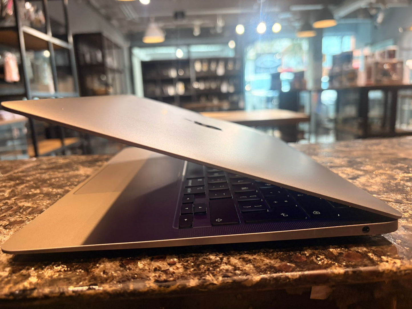 Macbook Air 13"(M1, 2020)