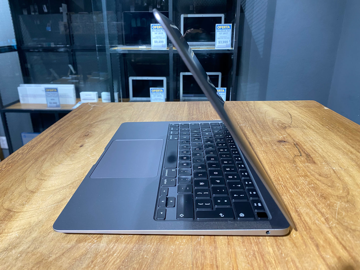 Macbook Air 13" M1 256GB (Producto Unico)