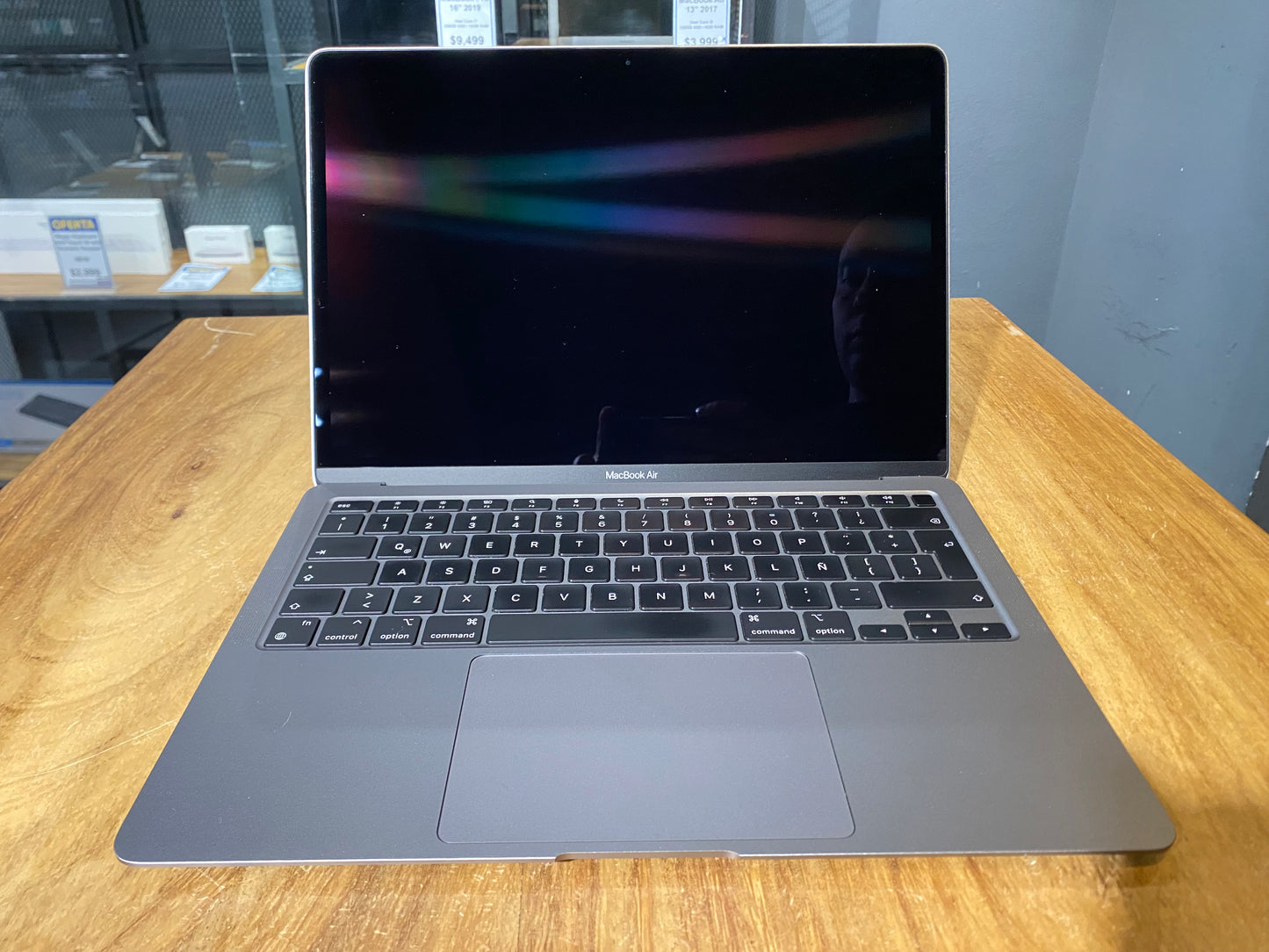 Macbook Air 13" M1 256GB (Producto Unico)