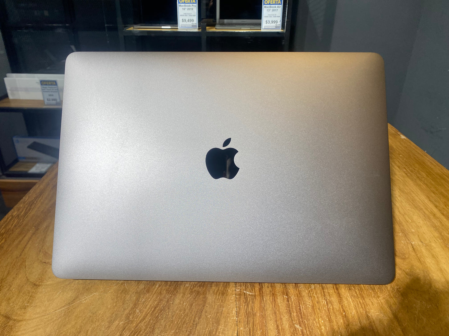 Macbook Air 13" M1 256GB (Producto Unico)