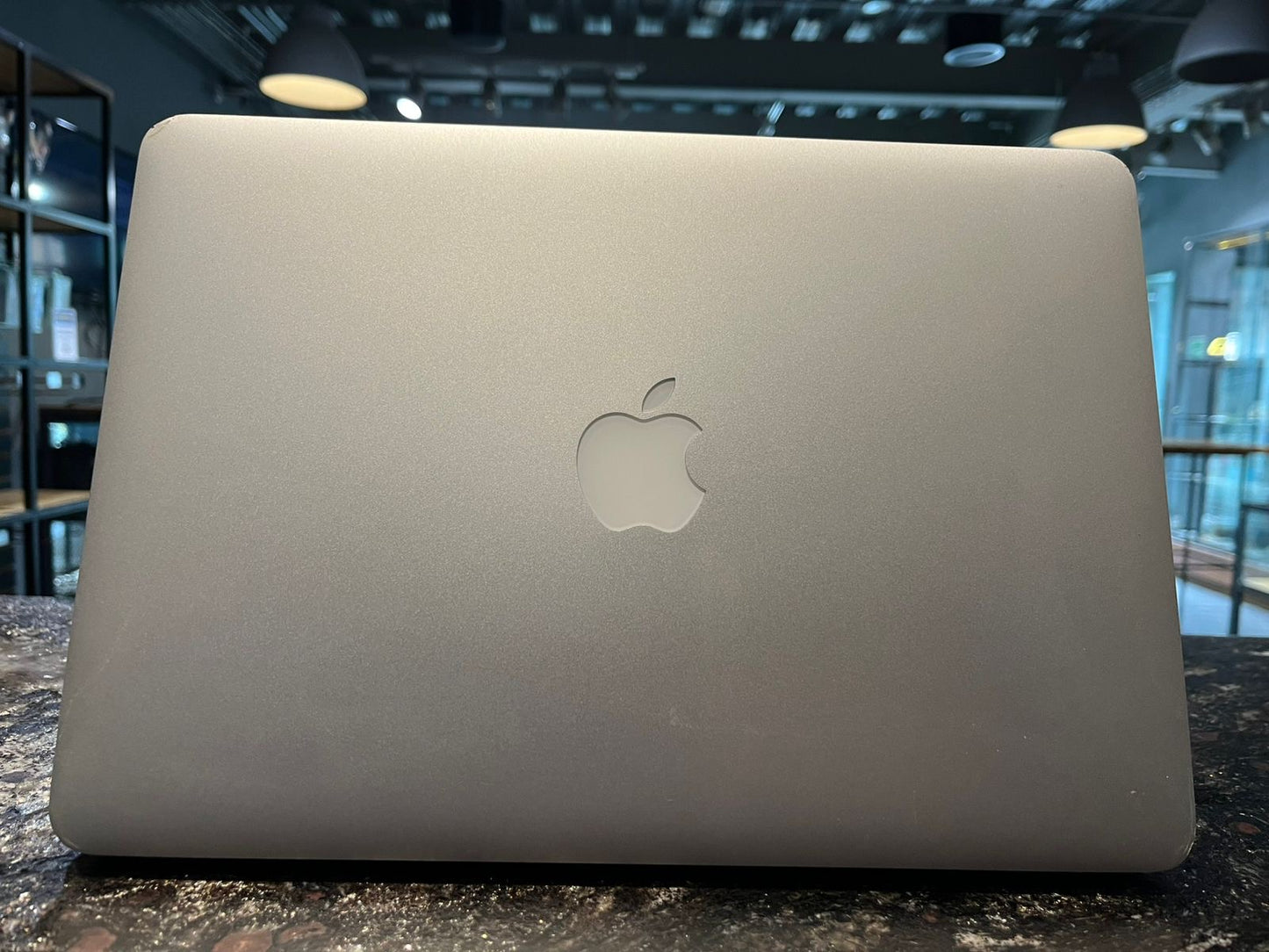 Apple MacBook Pro 13" /256GB SSD /8GB RAM (2014)