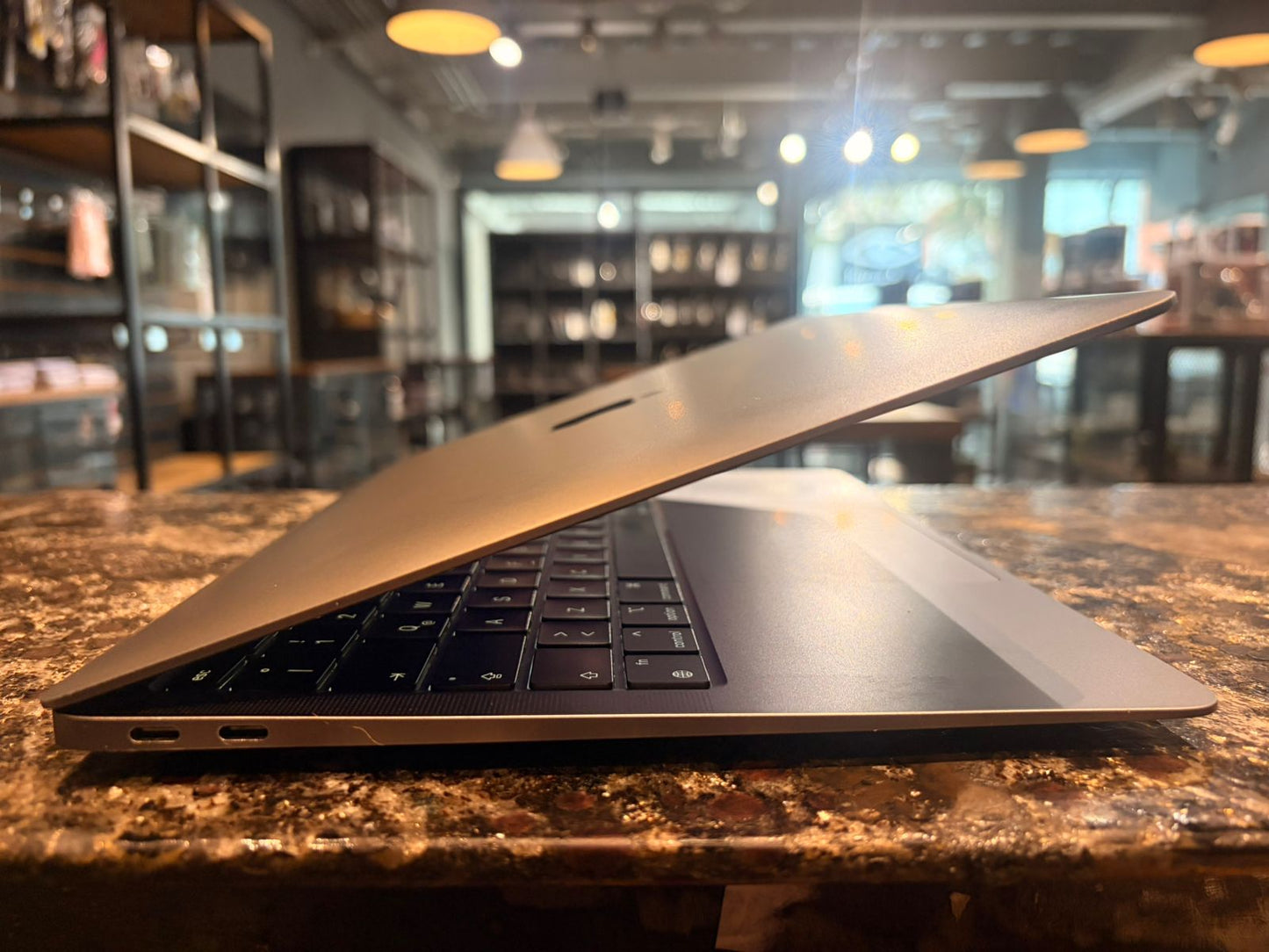 Macbook Air 13"(M1, 2020)