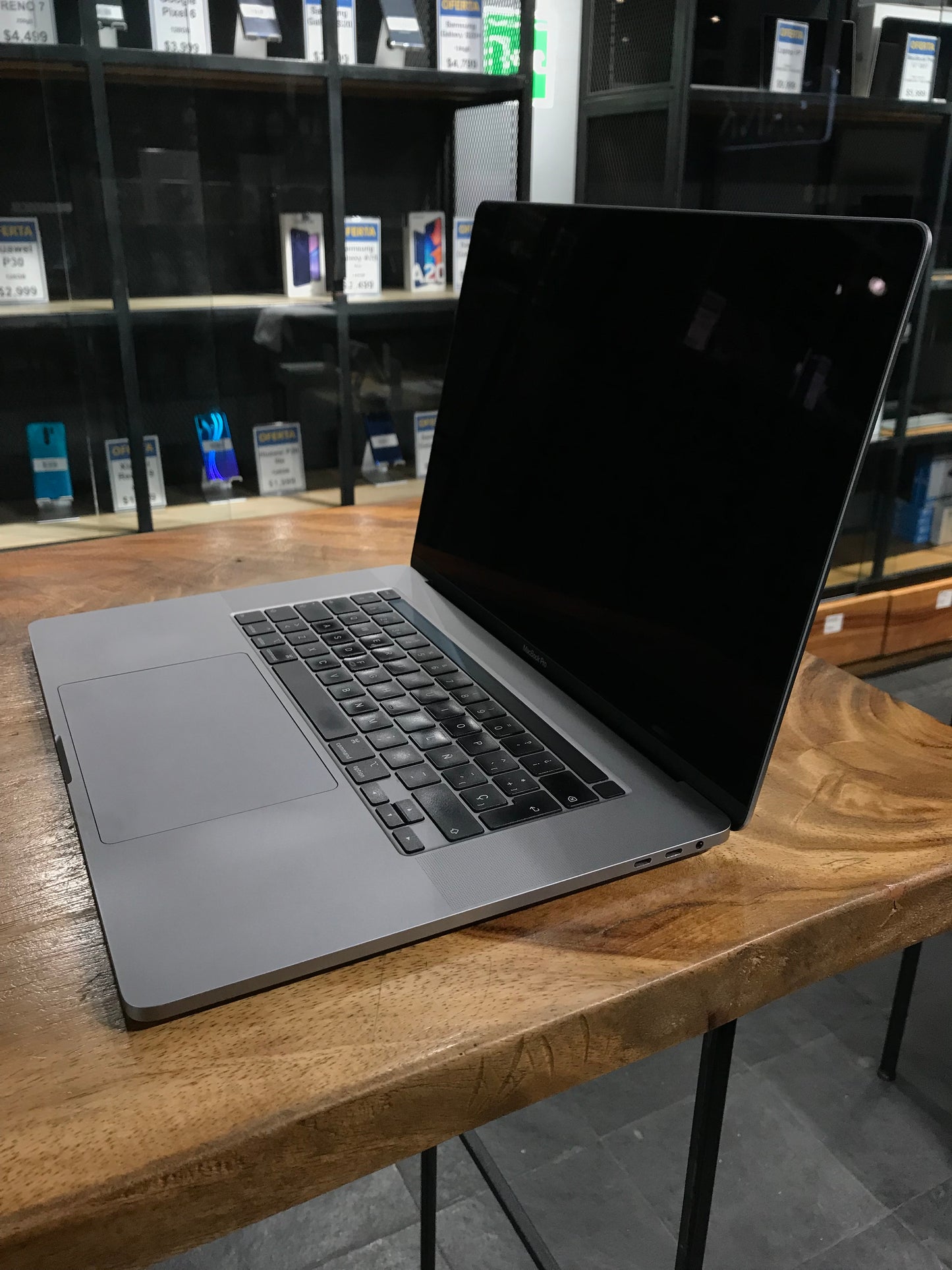 MacBook Pro 2019 16" 16 GB RAM/1TB (Producto Unico)