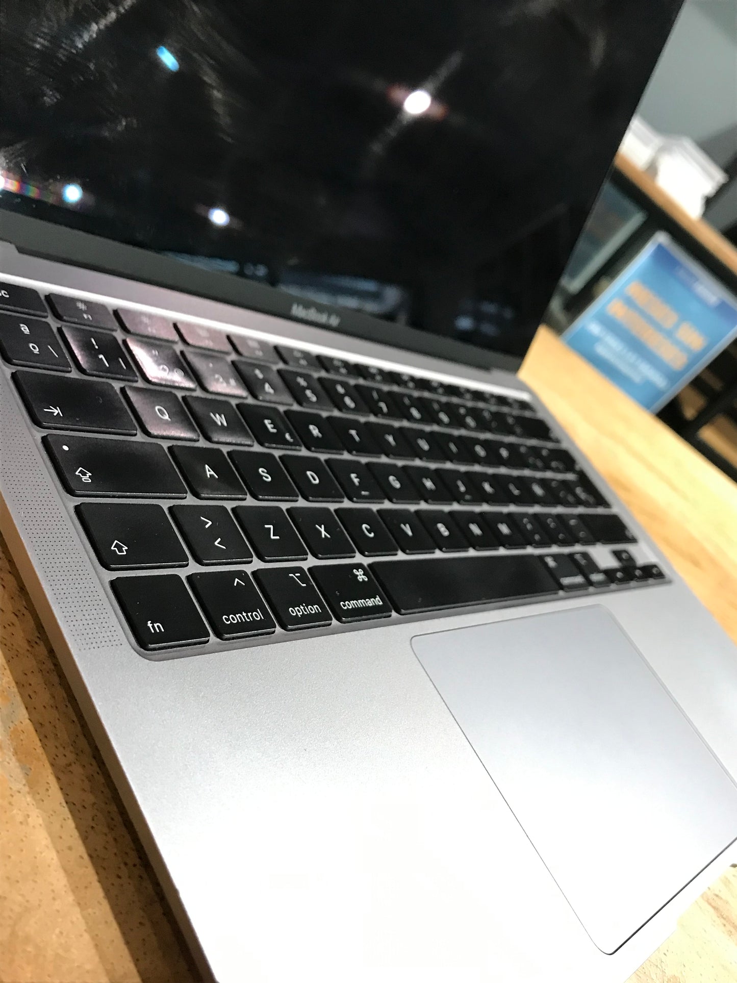 MacBook Air 13" 2020 (Producto Unico)