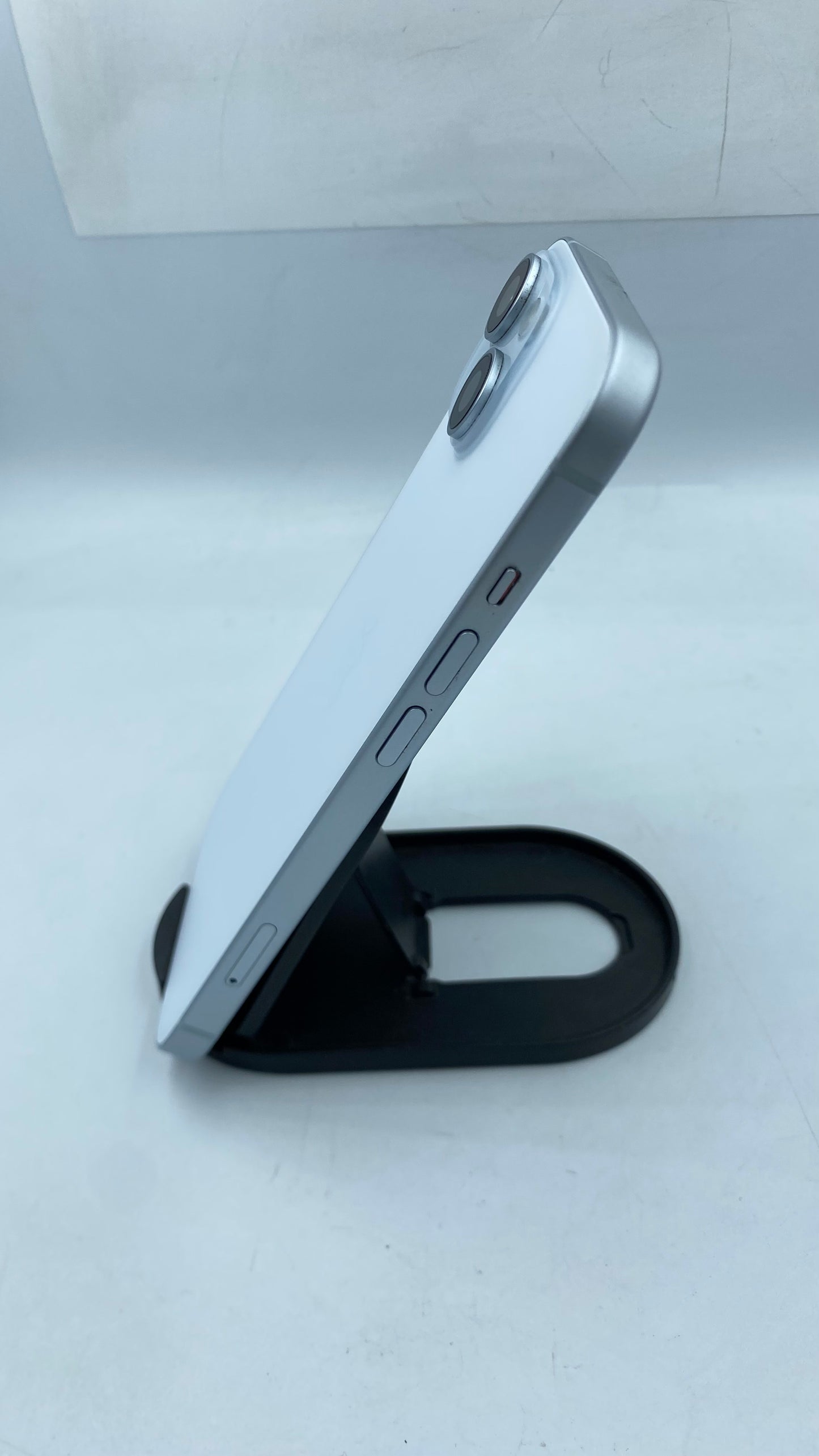 iPhone 15 128GB