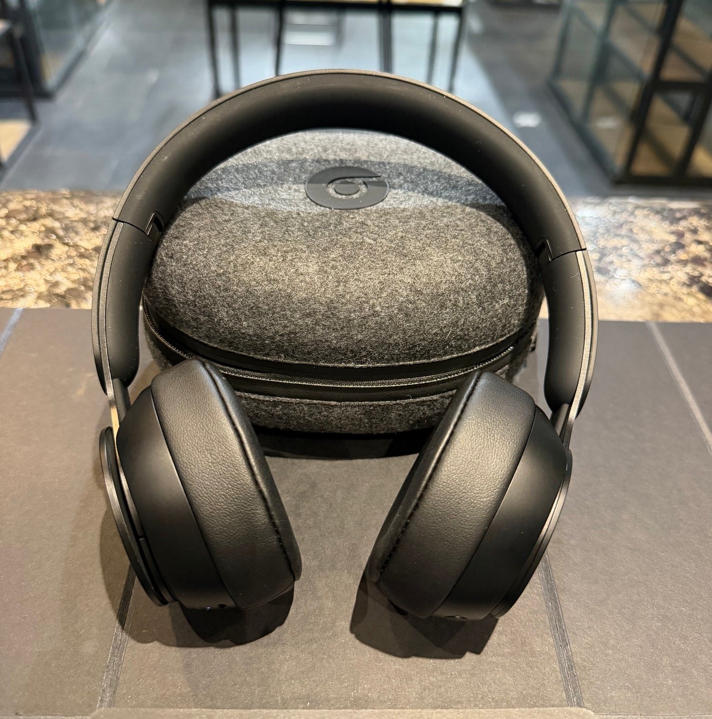 BEATS SOLO PRO (A1881)