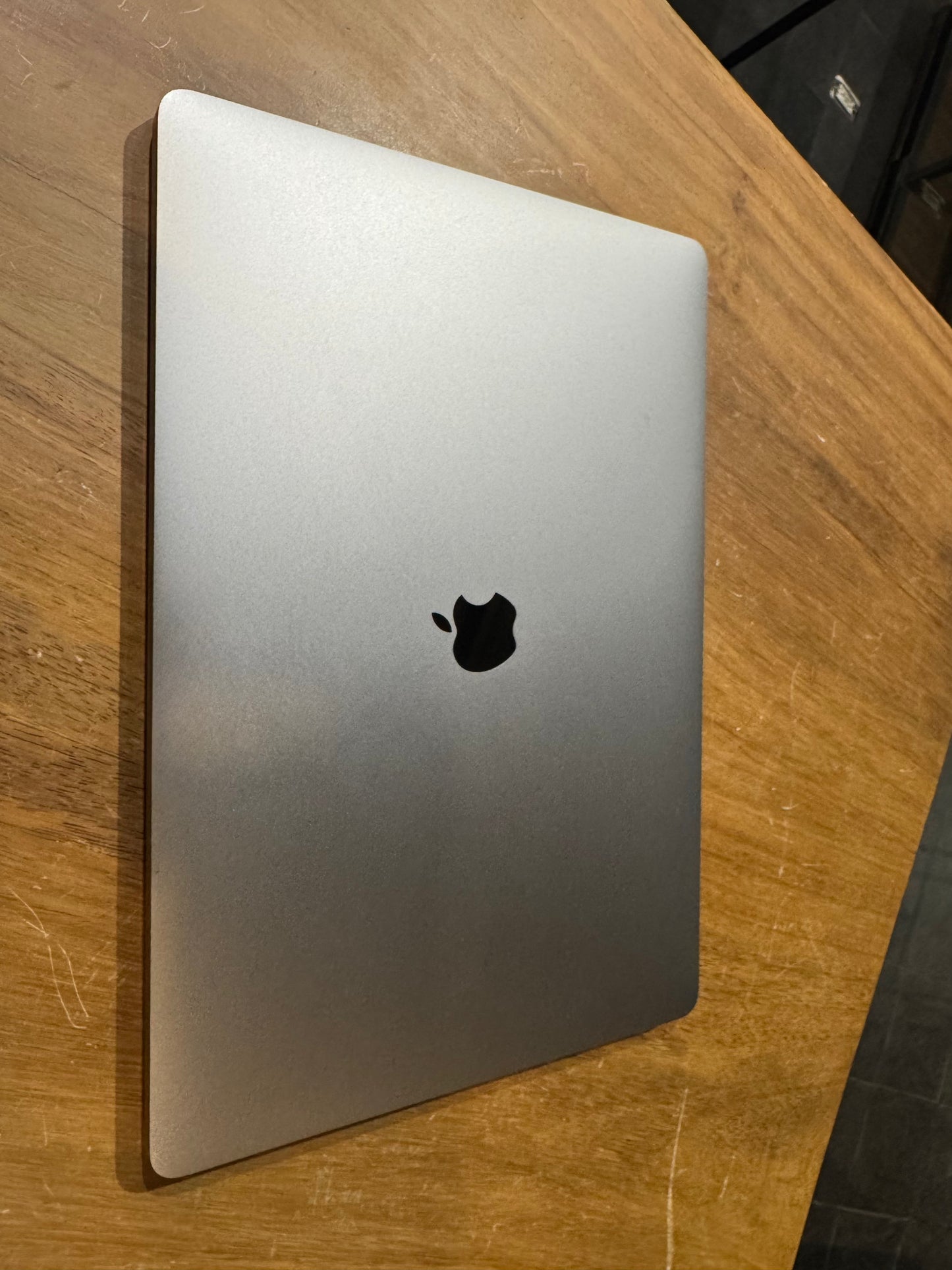 MacBook Pro 2019 16" Touch Bar