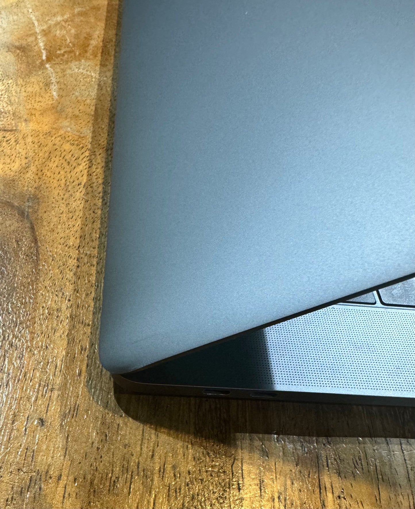 MacBook Pro 16" 2019 (Produco Ùnico)