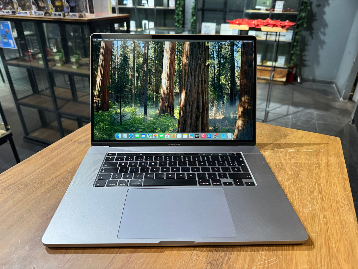 MacBook Pro 2019 16" Touch Bar
