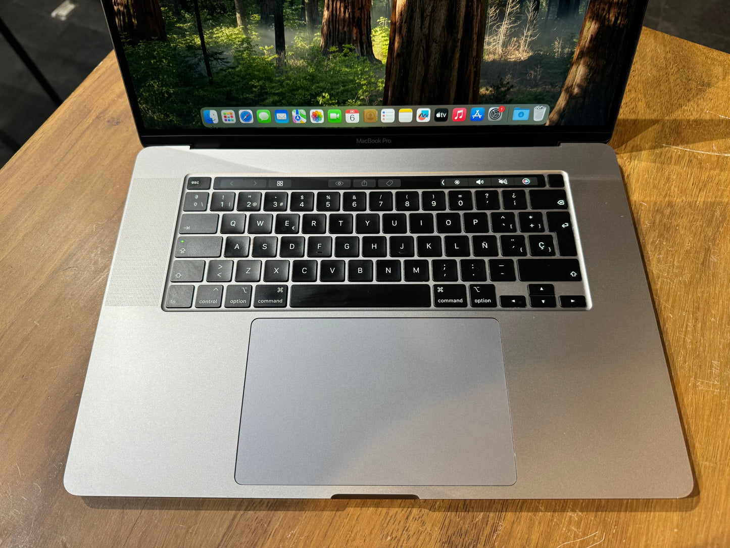 MacBook Pro 2019 16" Touch Bar