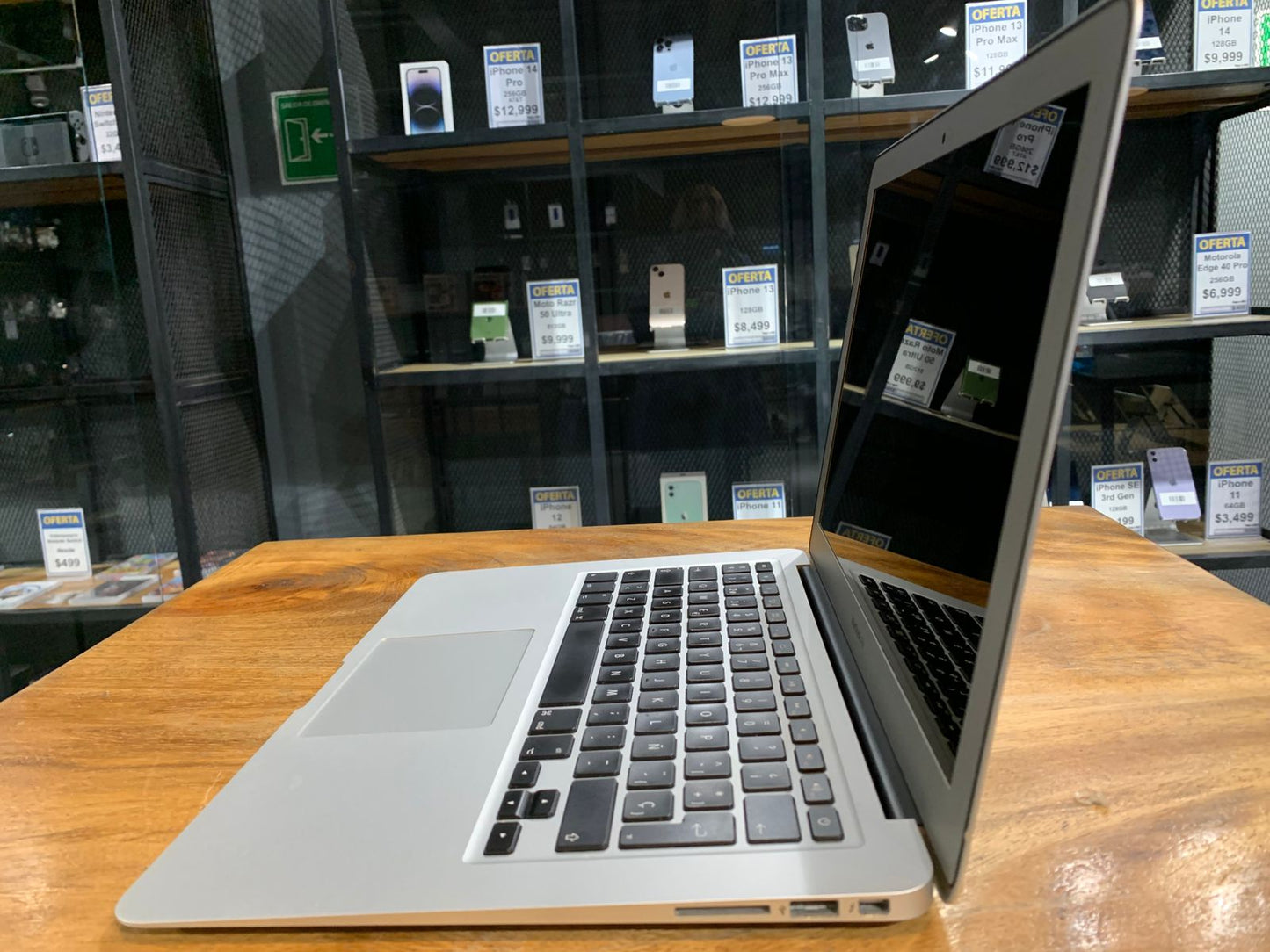 MacBook Air 2017 (Producto ùnico)