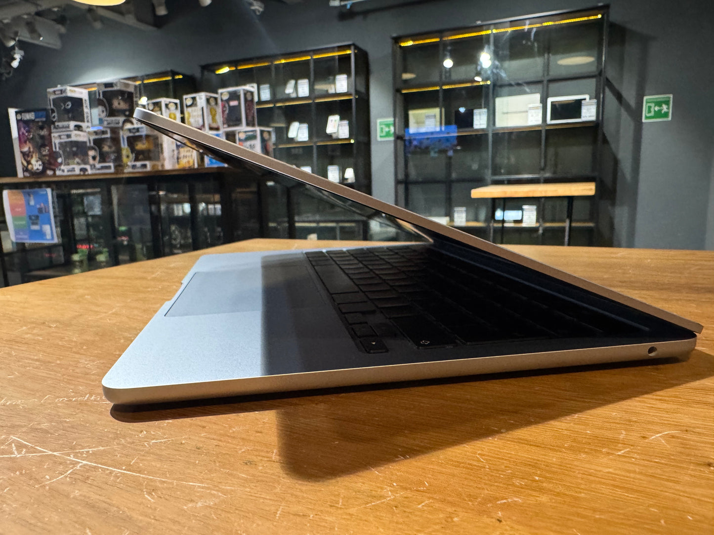 Apple Macbook Air 13" M4  2025
