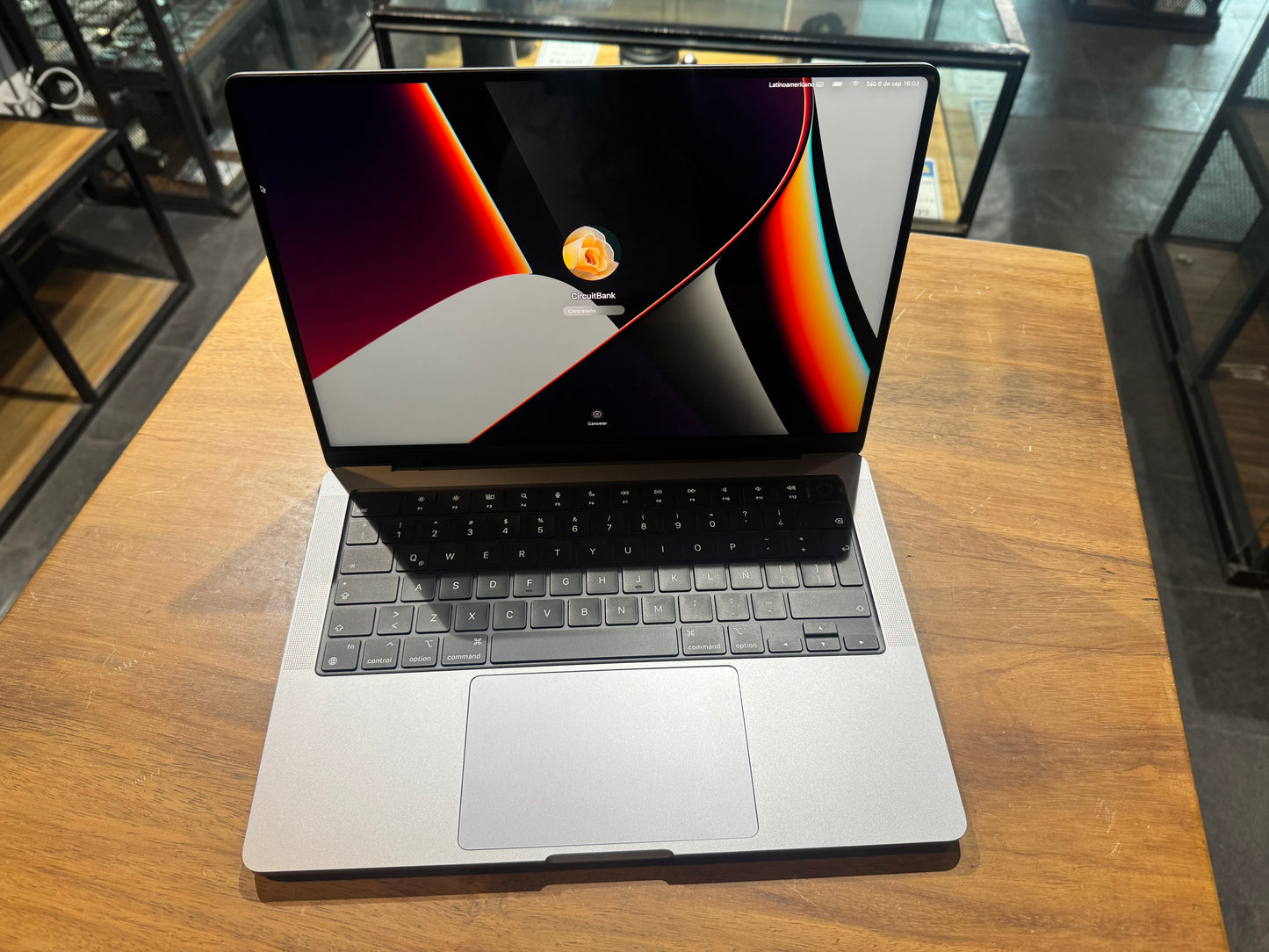 MacBook Pro 2021 M1 Pro 512GB SDD / 16GB RAM (Producto Único)