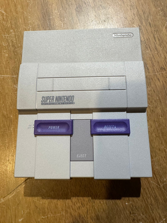 Super Nintendo Entertaiment System (SNES)