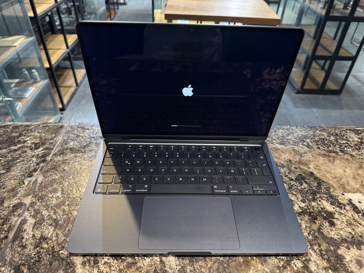 MacBook Air M2 / Reacondicionado Premium - Desde: