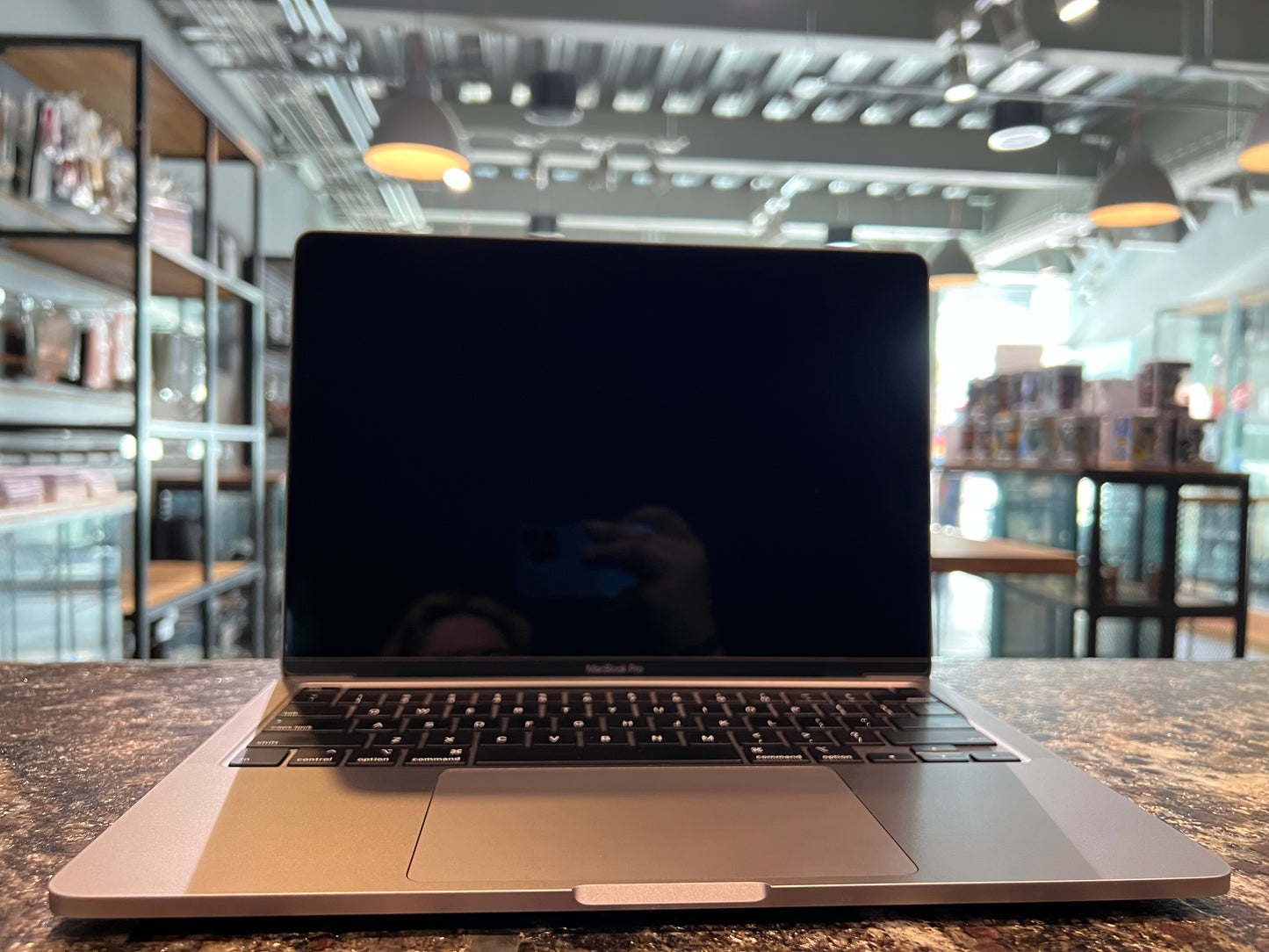 Macbook Pro 13" 2020 TouchBar 8GB / 512GB (Producto Único)