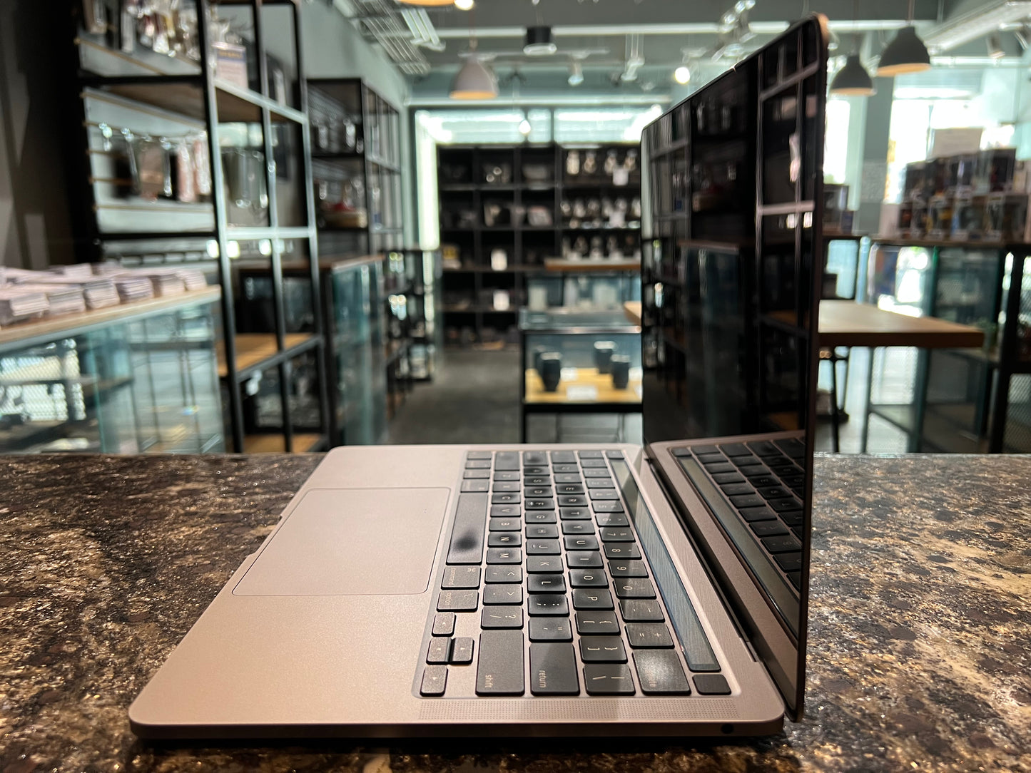 Macbook Pro 13" 2020 TouchBar 8GB / 512GB (Producto Único)
