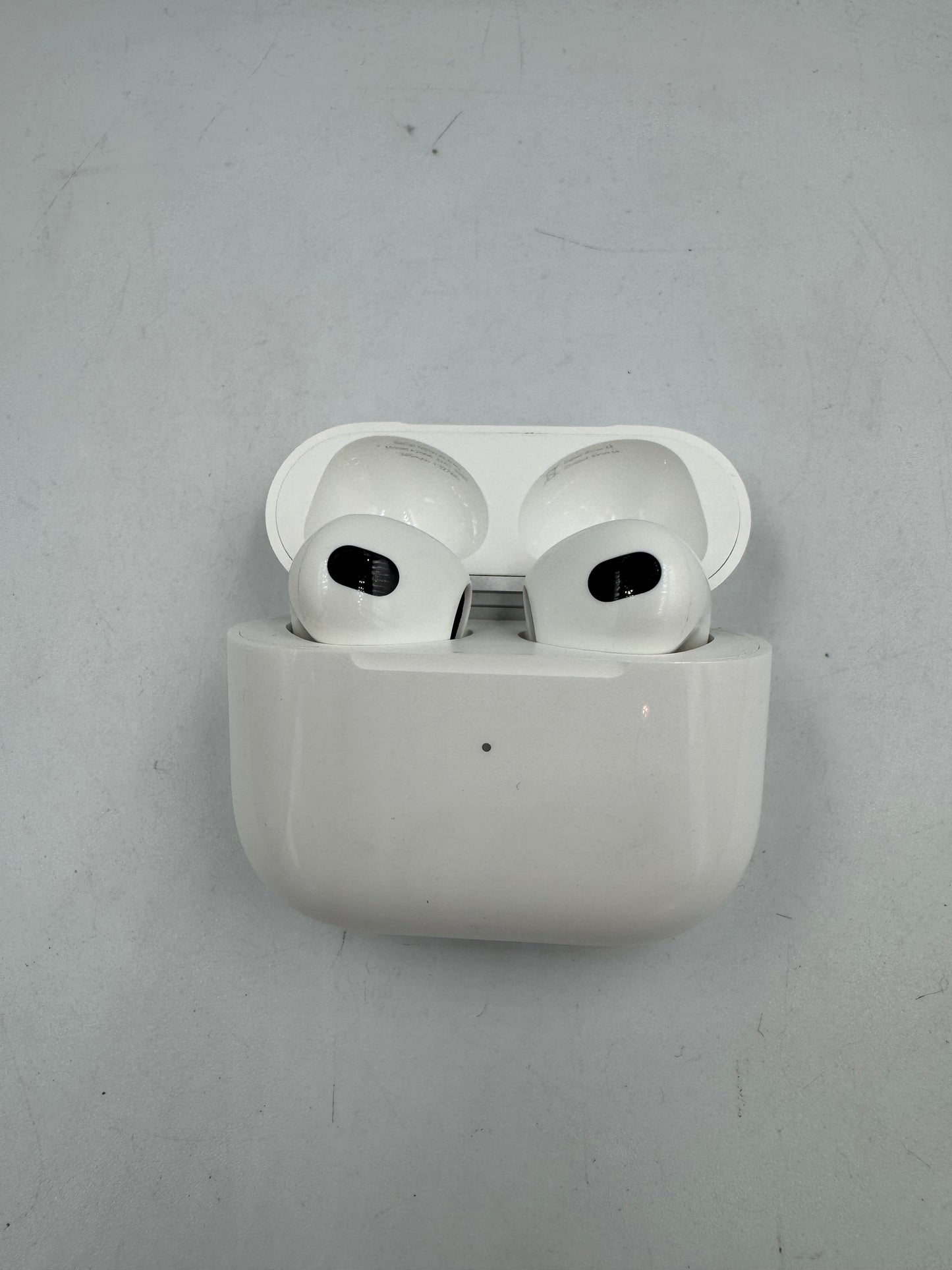 Audífonos Apple AirPods (3nd Gen) (Producto Único)