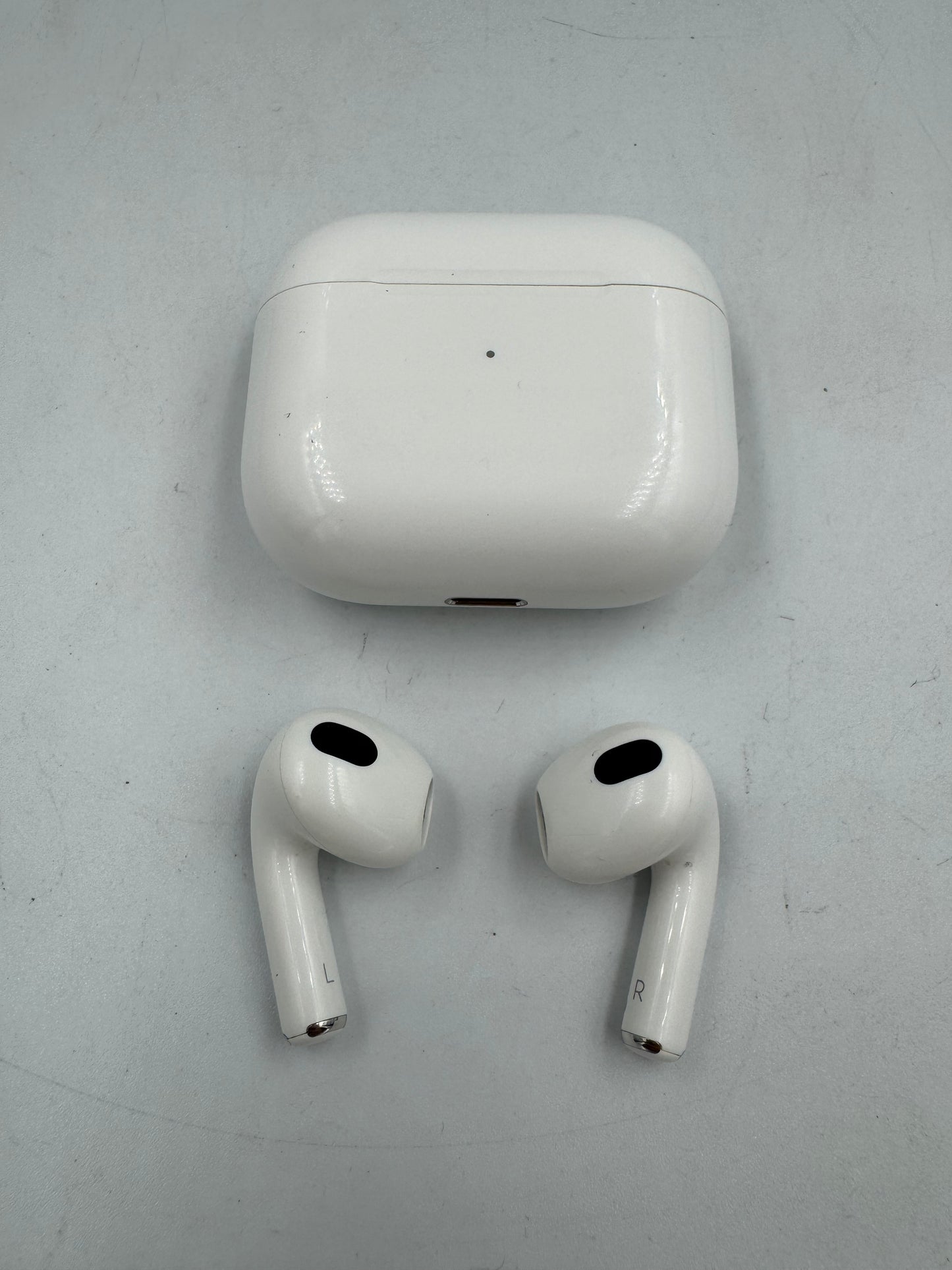 Audífonos Apple AirPods (3nd Gen) (Producto Único)