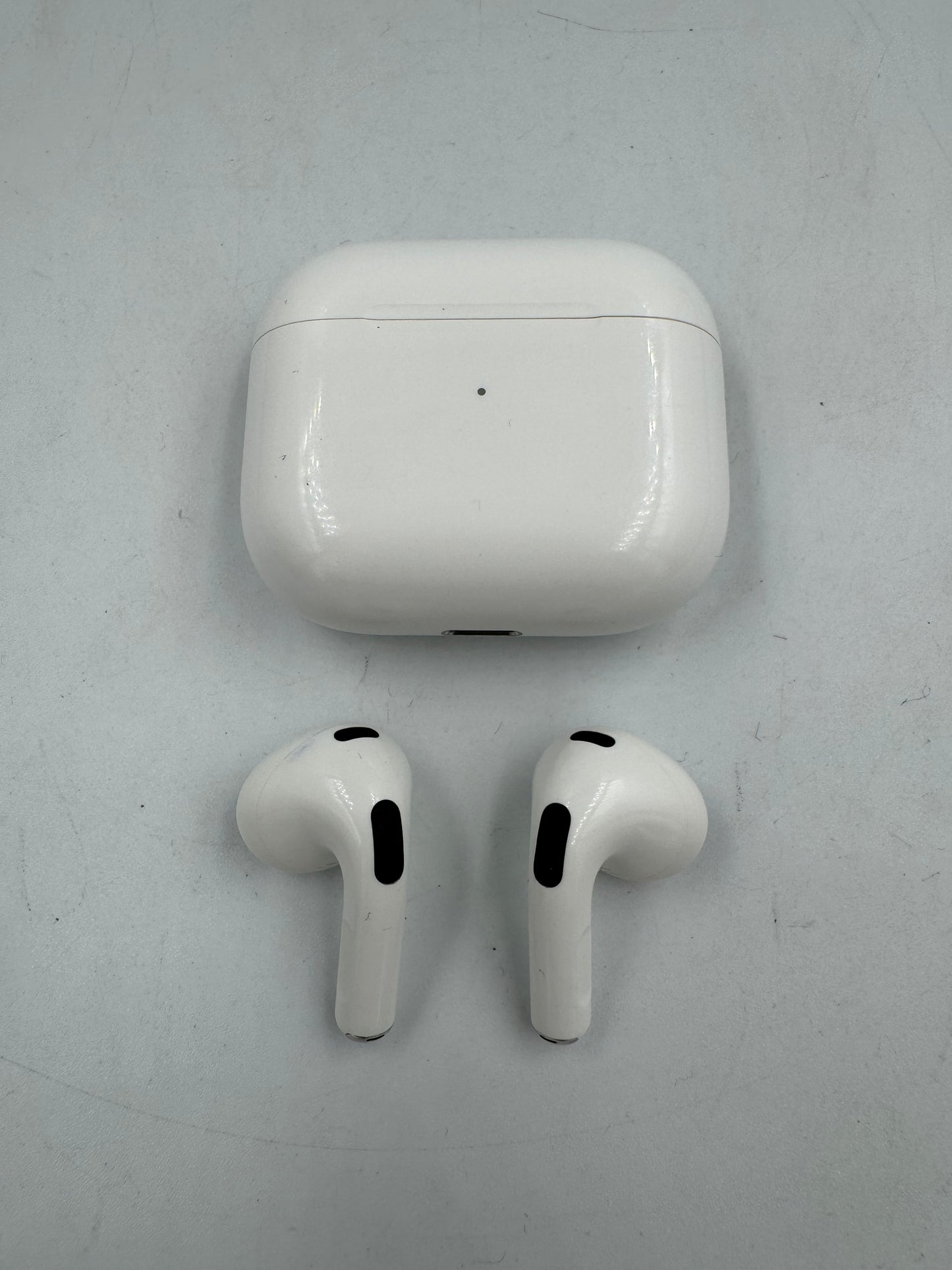 Audífonos Apple AirPods (3nd Gen) (Producto Único)