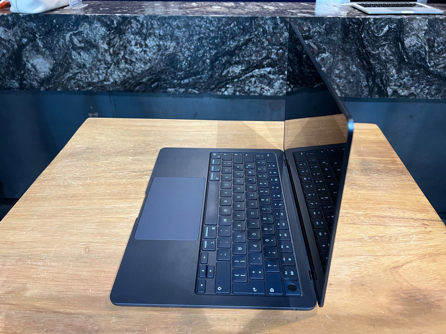 MacBook Air 13.6" 2022 M2 256 GB / 8 GB RAM (Producto Unico)
