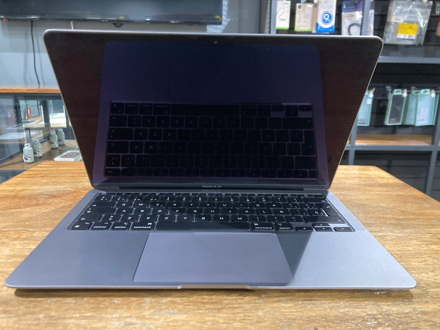 Macbook Air 13" M1 2020 (Producto Único)