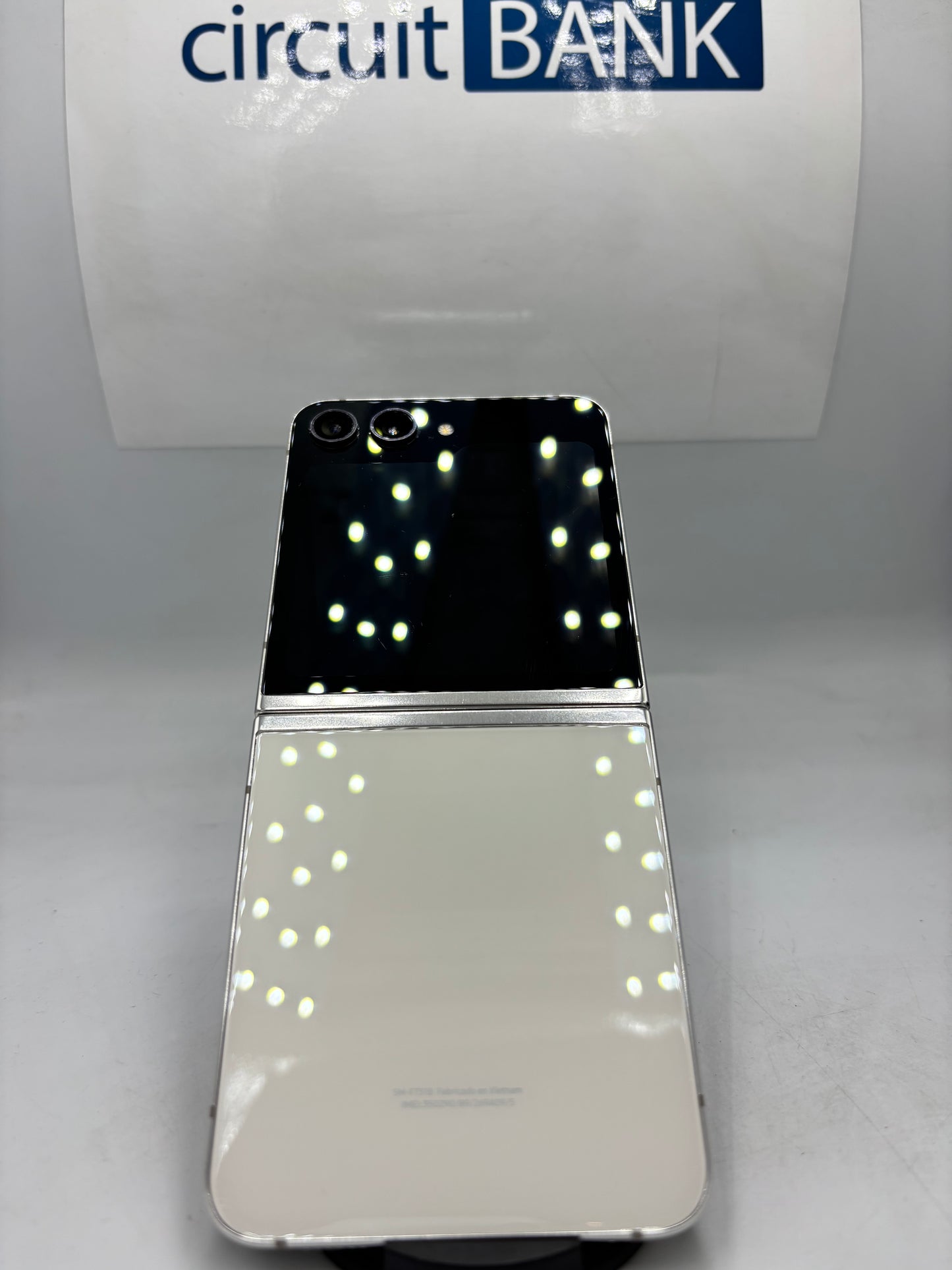 Samsung Galaxy Z Flip5 256GB / 8GB RAM (Producto Unico)
