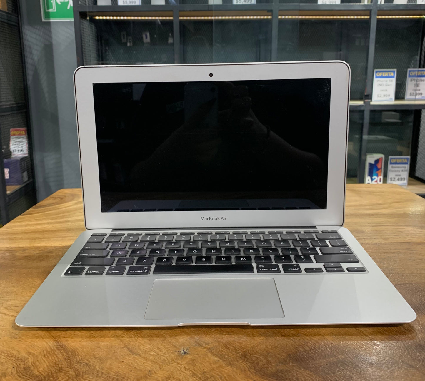 MacBook Air 2015 "11 128GB SSD (Producto Único)