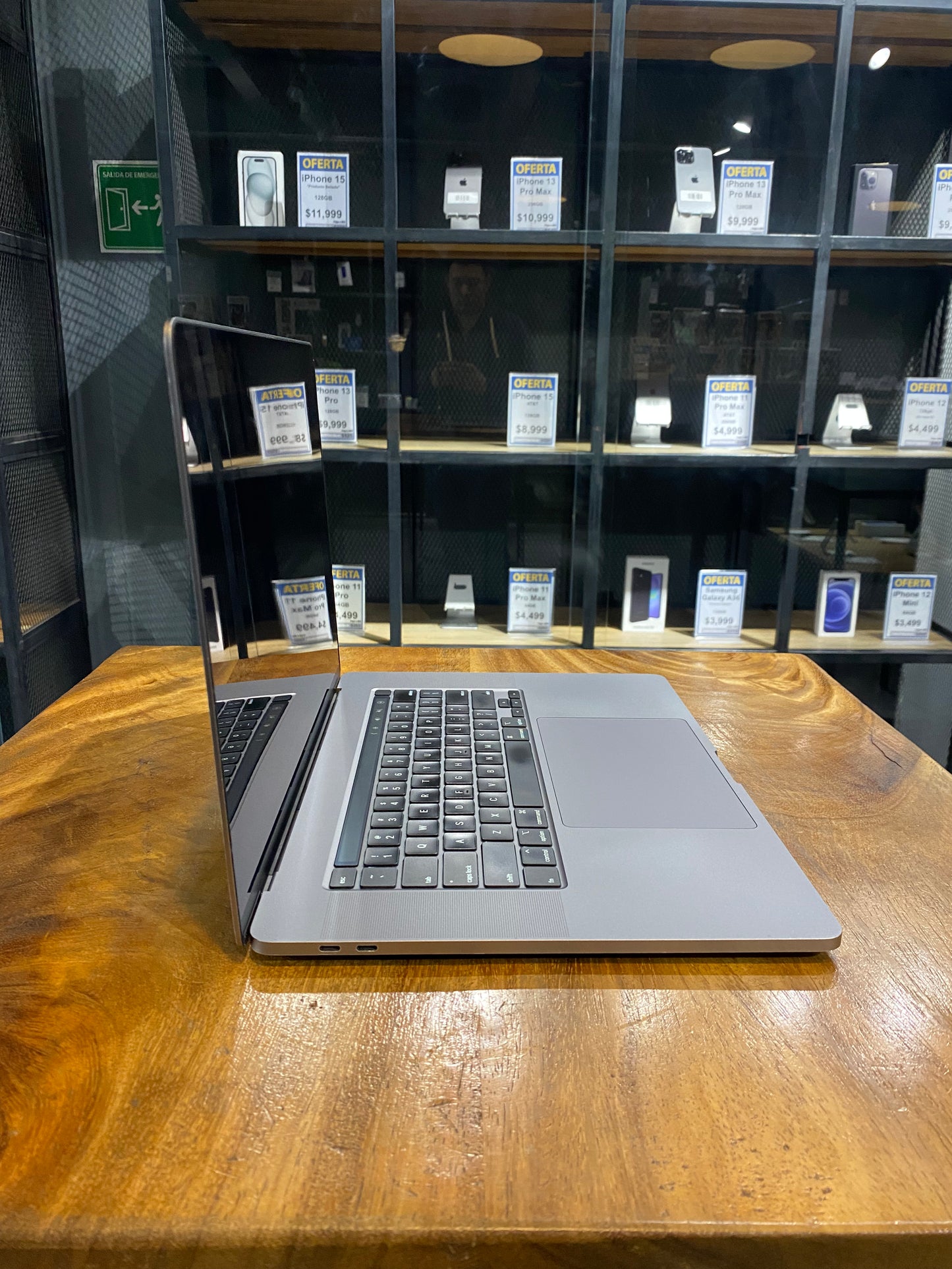 MacBook Pro 16" 2019 512GB / 16GB RAM (Producto Único)