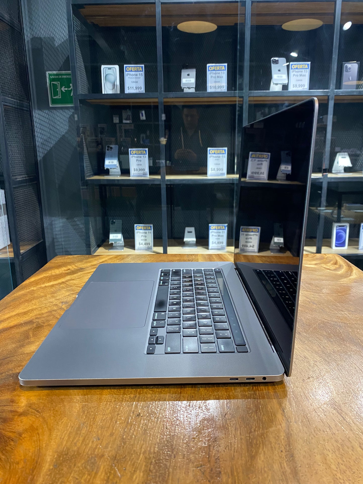 MacBook Pro 16" 2019 512GB / 16GB RAM (Producto Único)