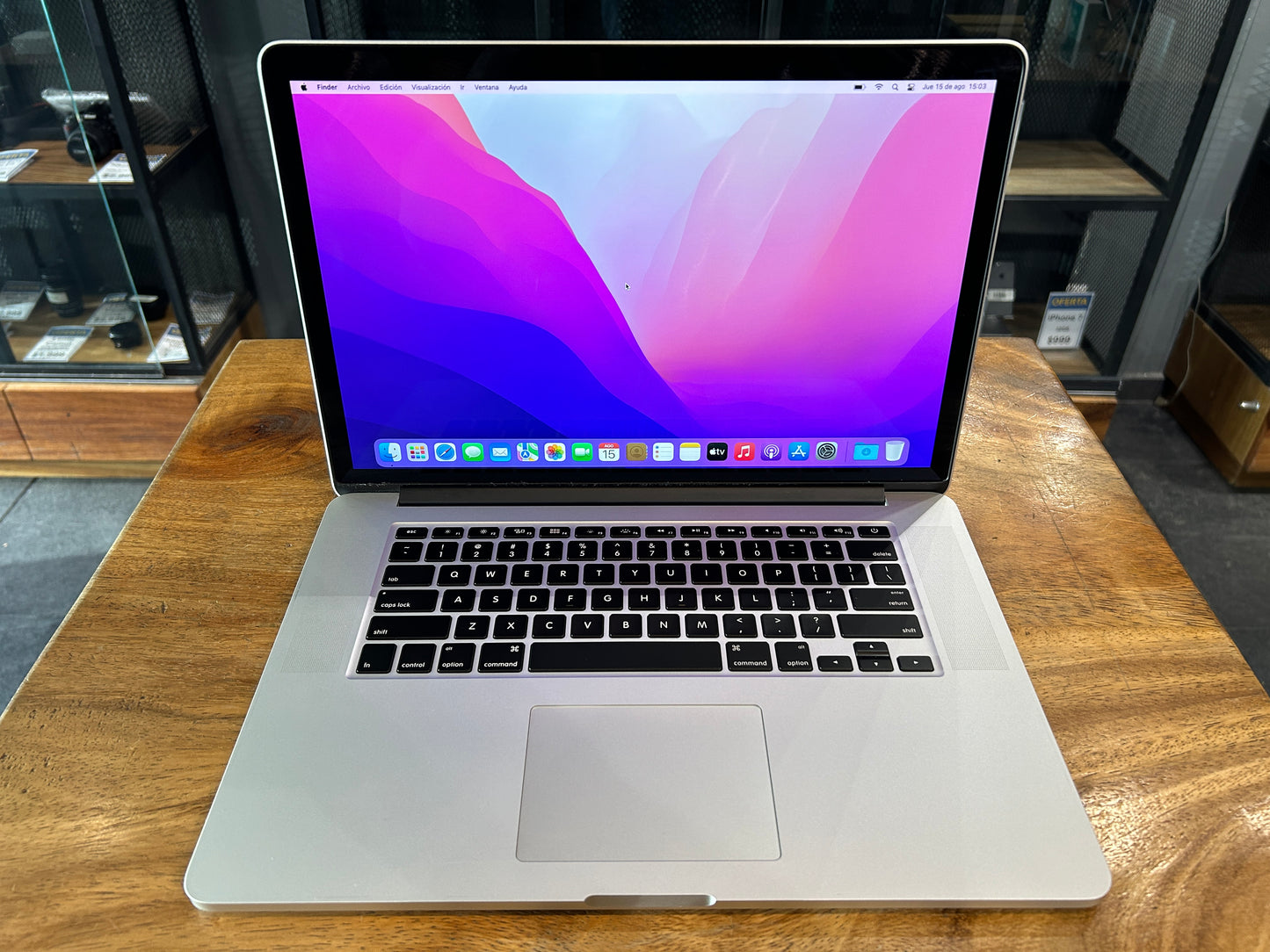 MacBook Pro 15" 2015 Corei7 16GB RAM/ 256GB HDD(Producto Unico)