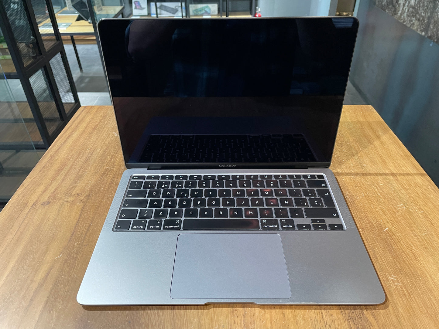 MacBook Air 13" 2020 256GB SSD / 8GB RAM (Producto Único)