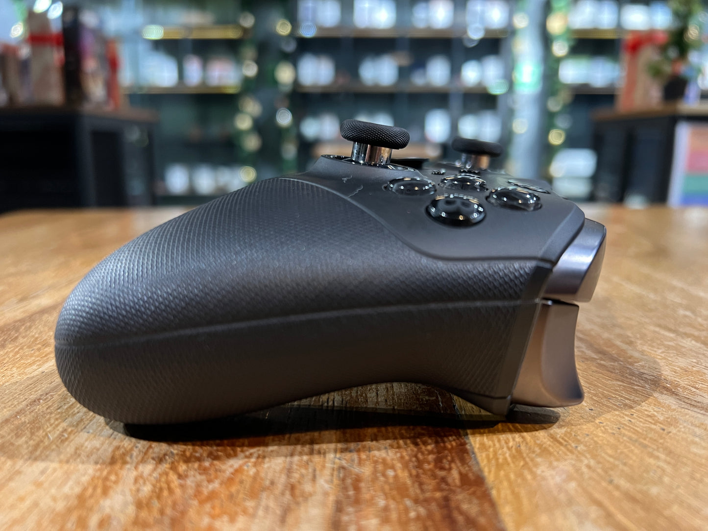 XBOX Series X 1TB + Mando Inalámbrico Elite Series 2 (Producto Unico)