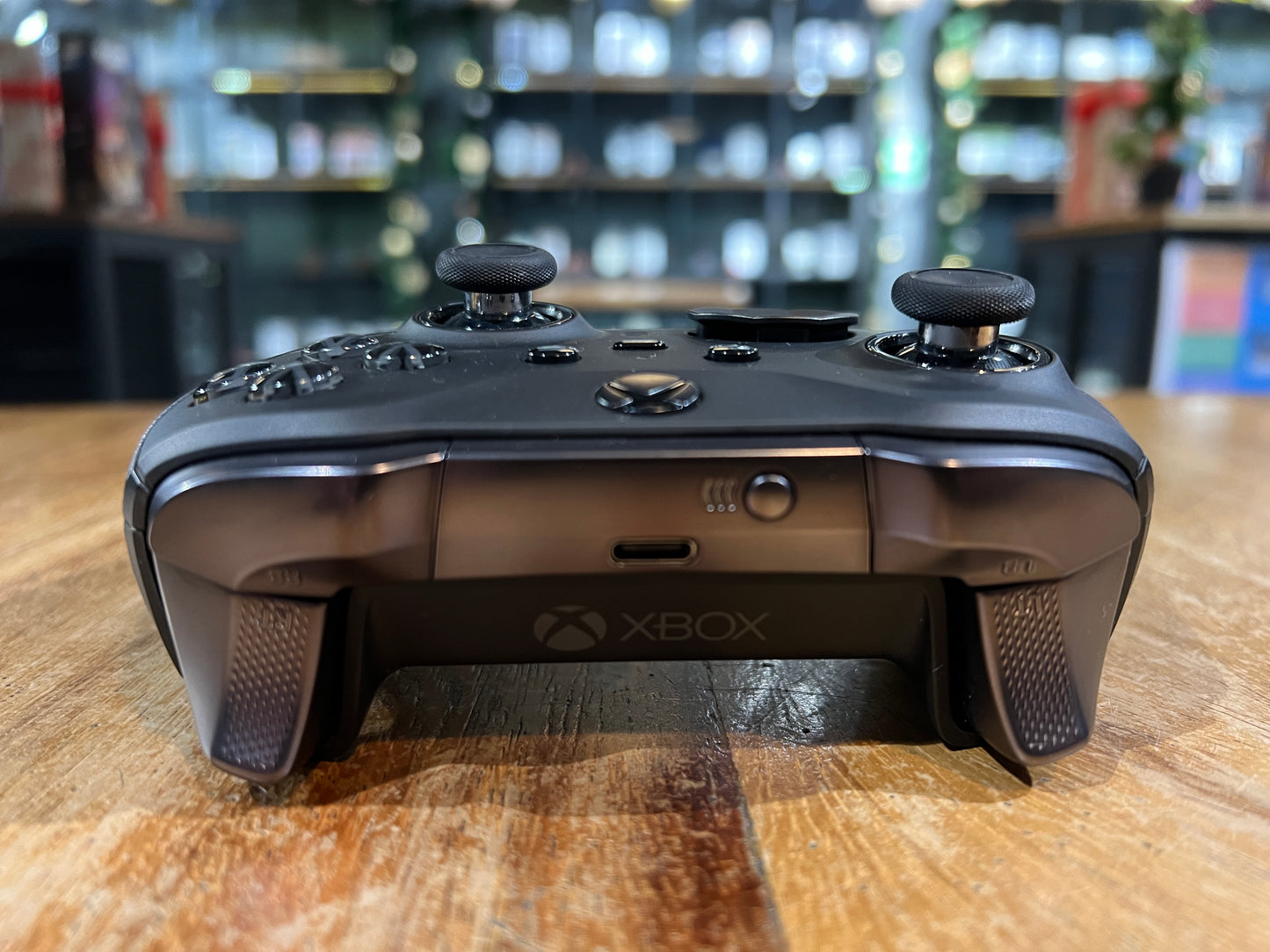 XBOX Series X 1TB + Mando Inalámbrico Elite Series 2 (Producto Unico)