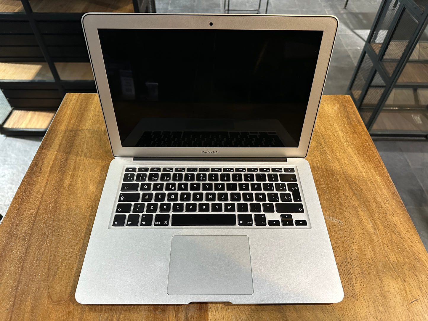 MacBook Air 13" 2017 128GB (Producto Unico)