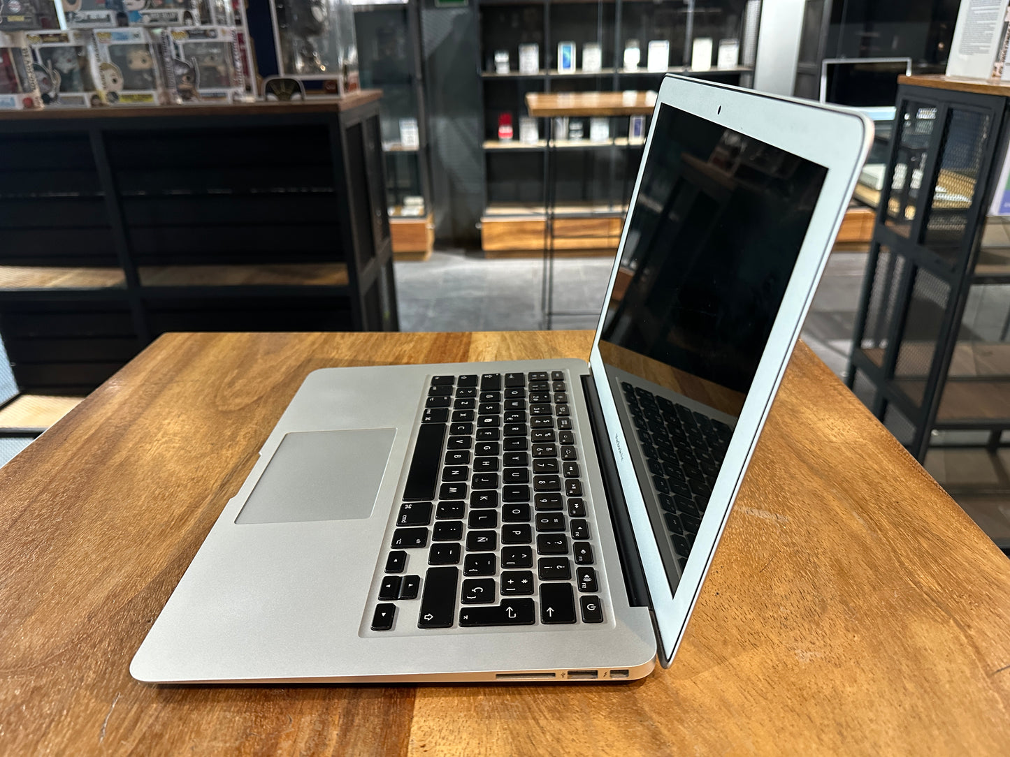 MacBook Air 13" 2017 128GB (Producto Unico)