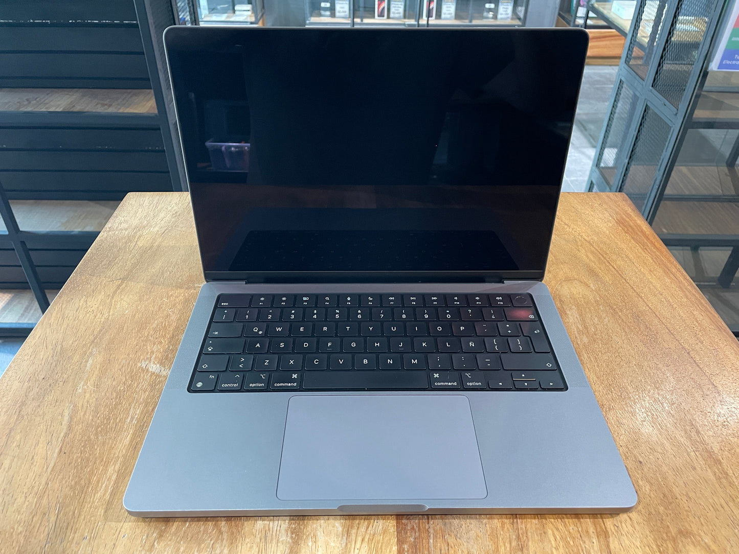 MacBook Pro 2021 14" 512GB SSD (Producto Unico)