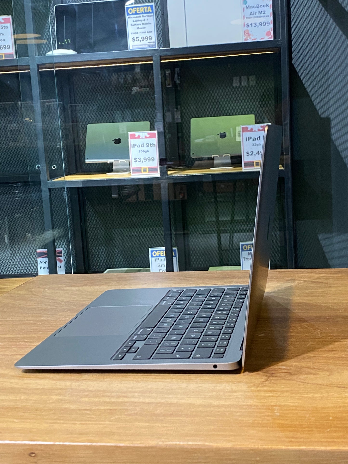 MacBook Air 13" 2020 M1 256GB / 8GB RAM
