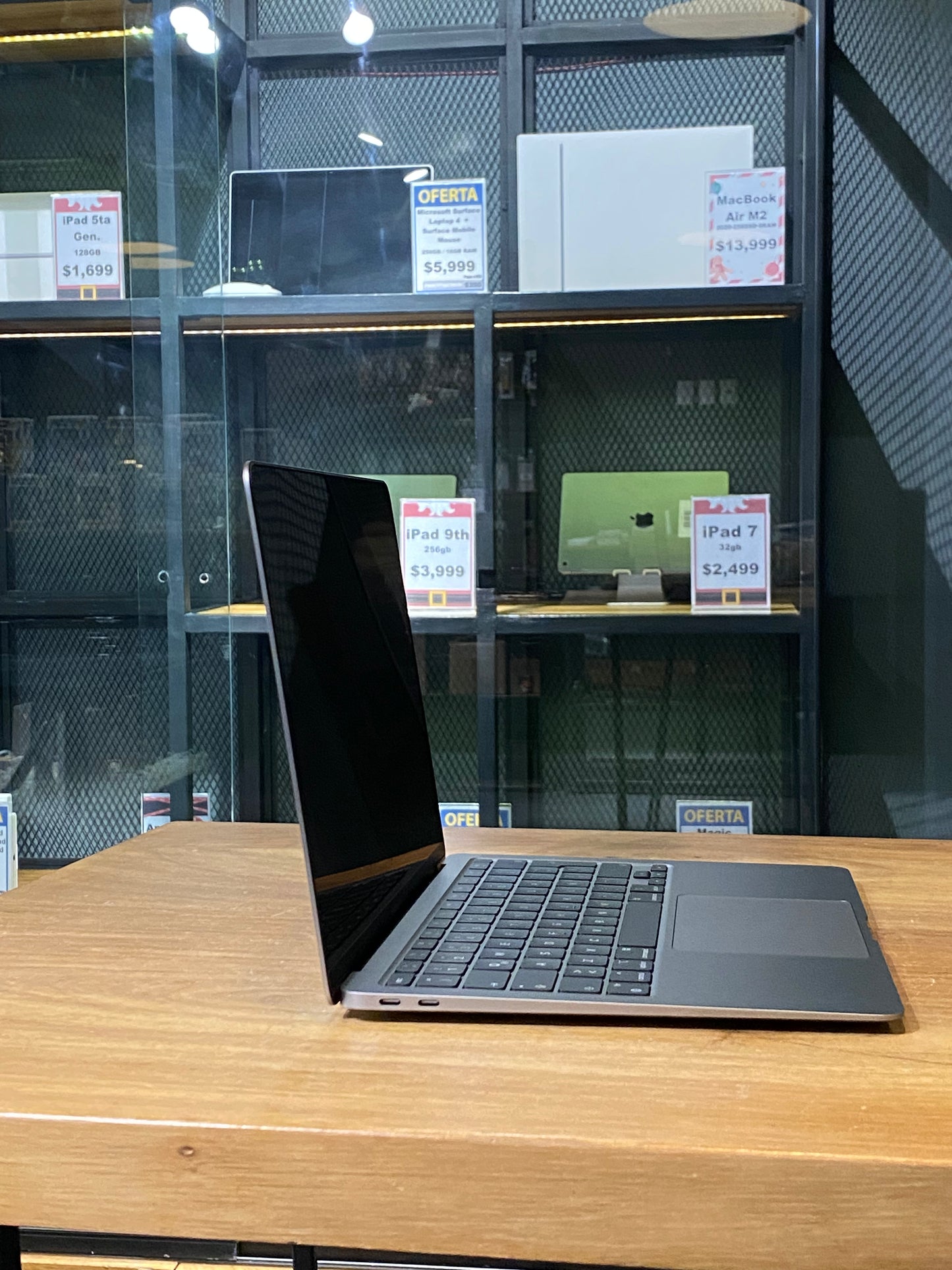 MacBook Air 13" 2020 M1 256GB / 8GB RAM
