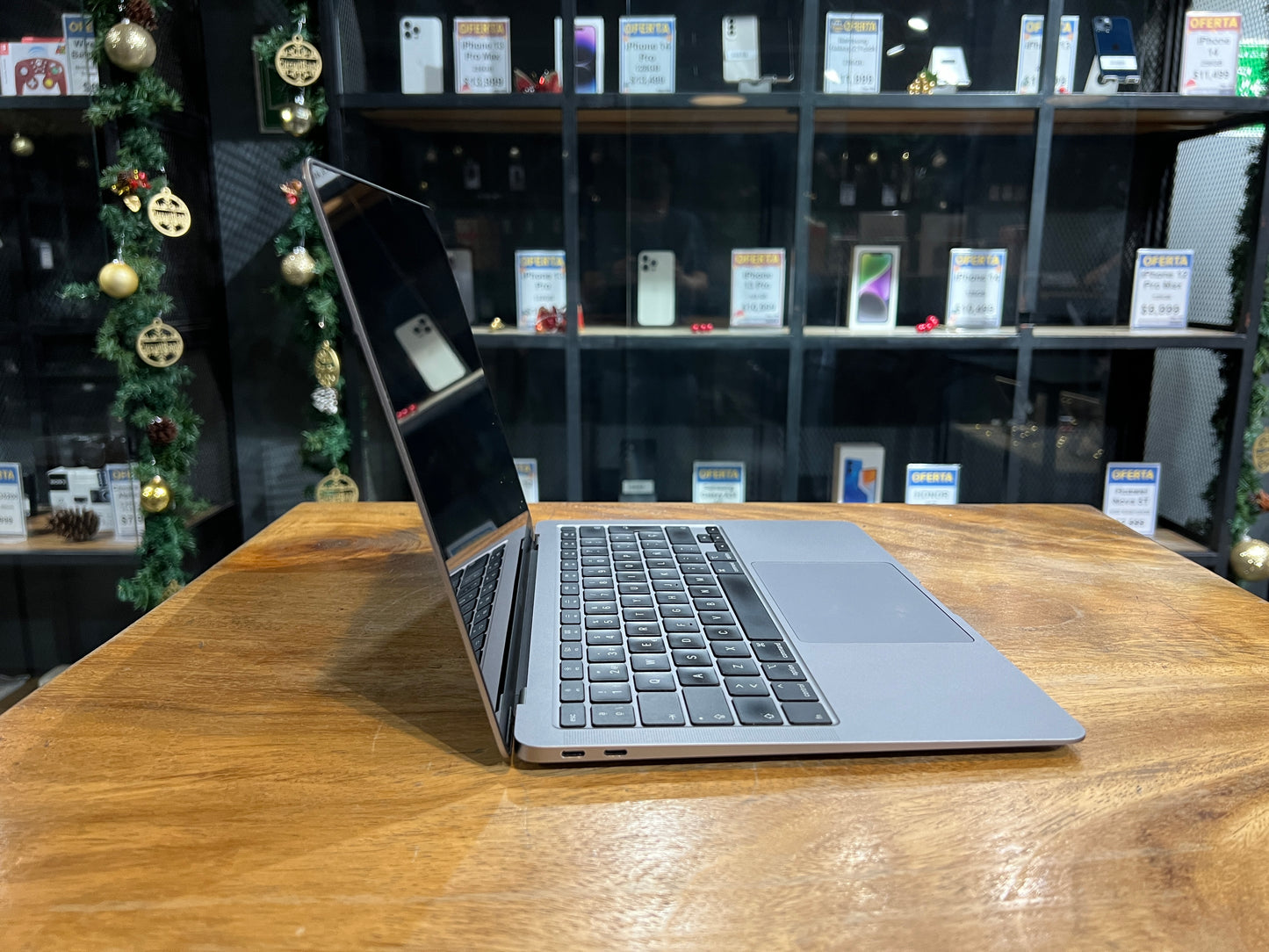 MacBook Air 13" 2020 (Producto Unico)