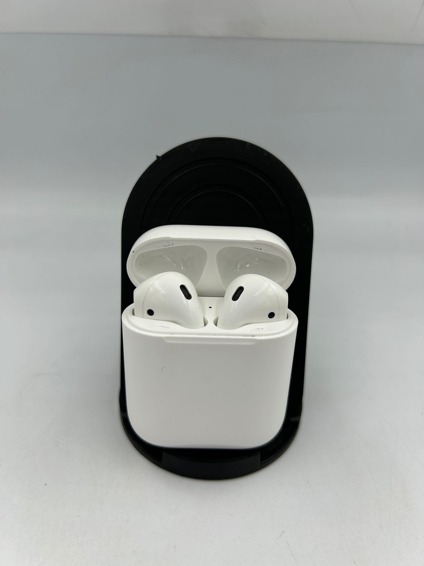 Audífonos Apple AirPods (2nd Gen) (Producto Único)