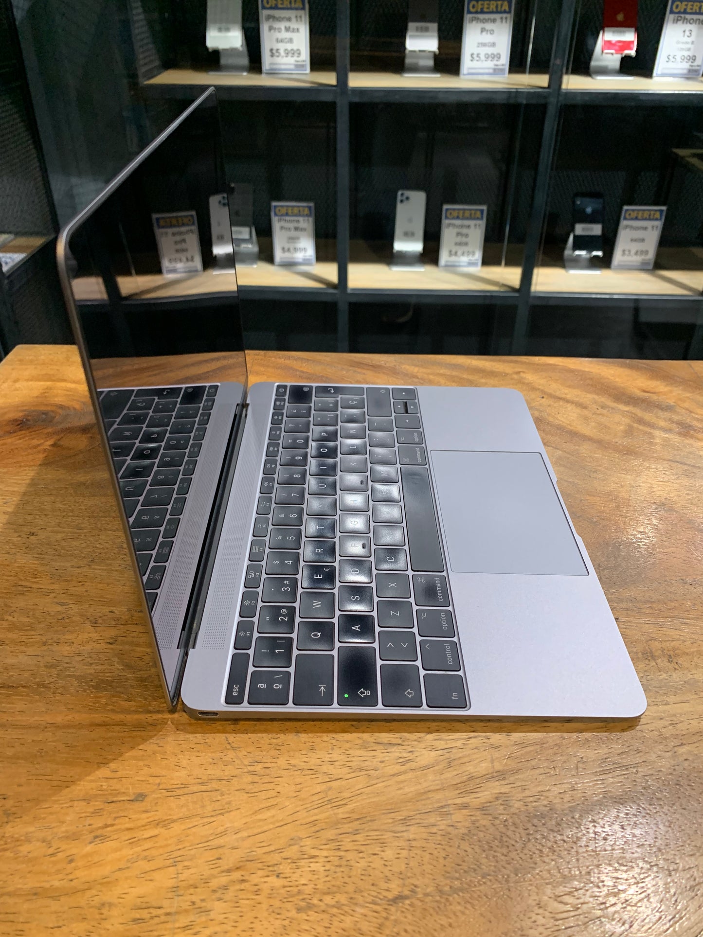 MacBook 12" 2017 256GB (Producto Unico)