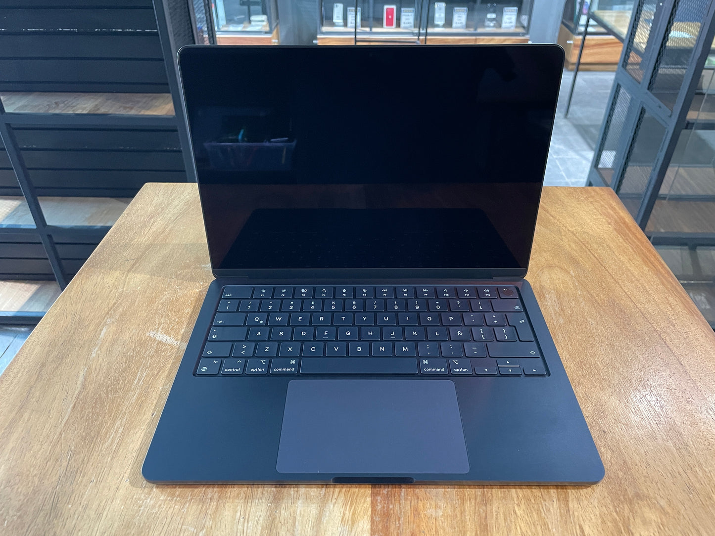MacBook Air 2022 13.6" M2 256GB SSD (Producto Unico)