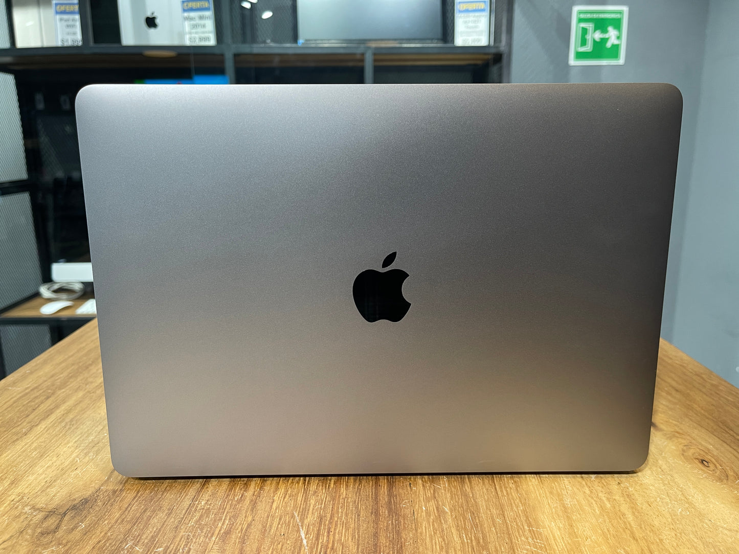 MacBook Pro 2020 13" Corei5 8GB RAM/500GB SSD (Producto Unico)