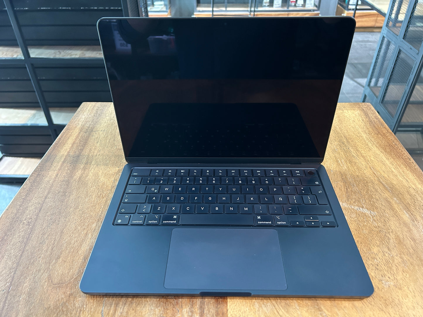 MacBook Air 13" 2024 M3 256GB (Producto Unico)