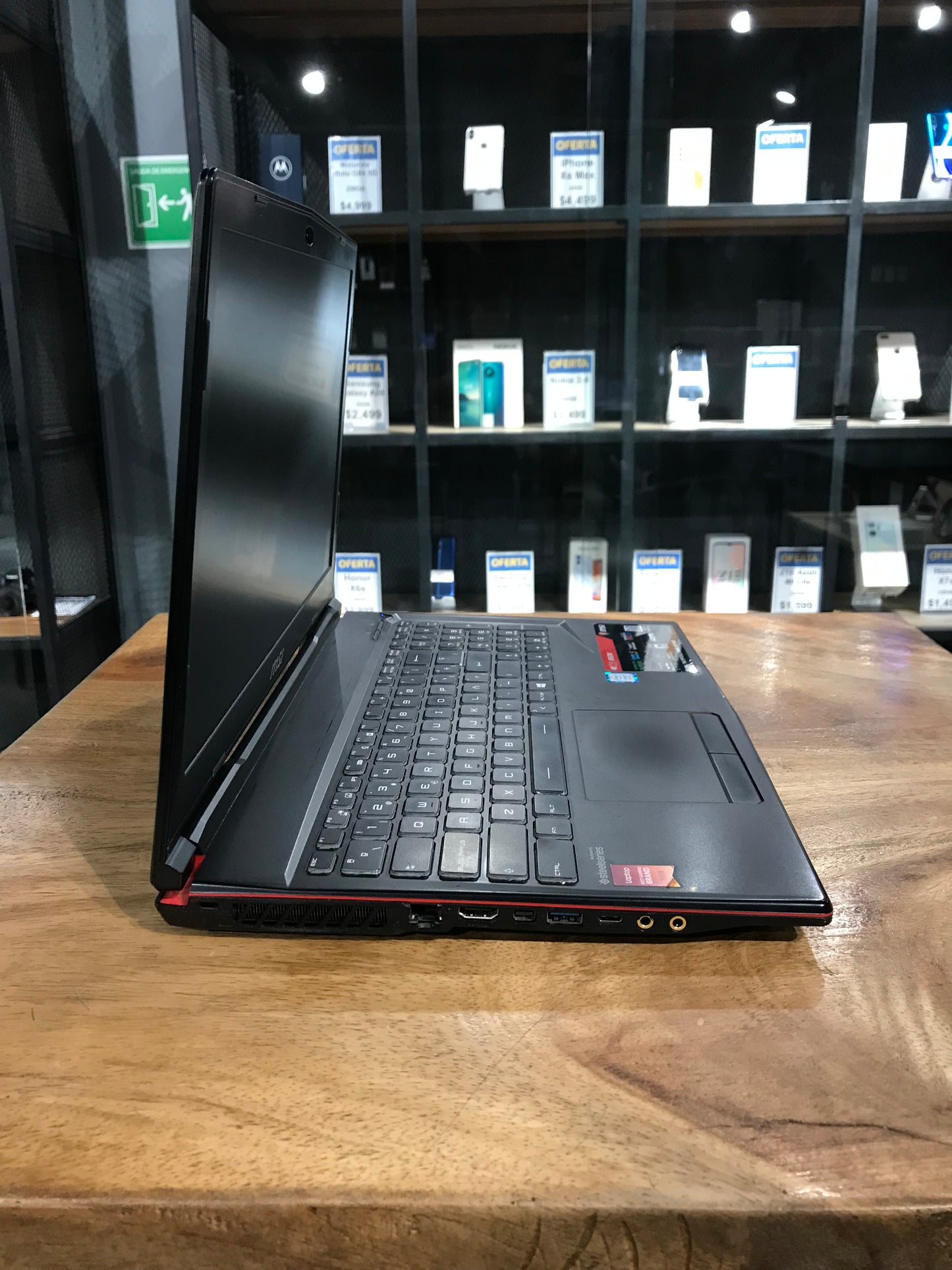 Laptop Gamer MSI Modelo GL038SDK 256GB (Producto Unico)